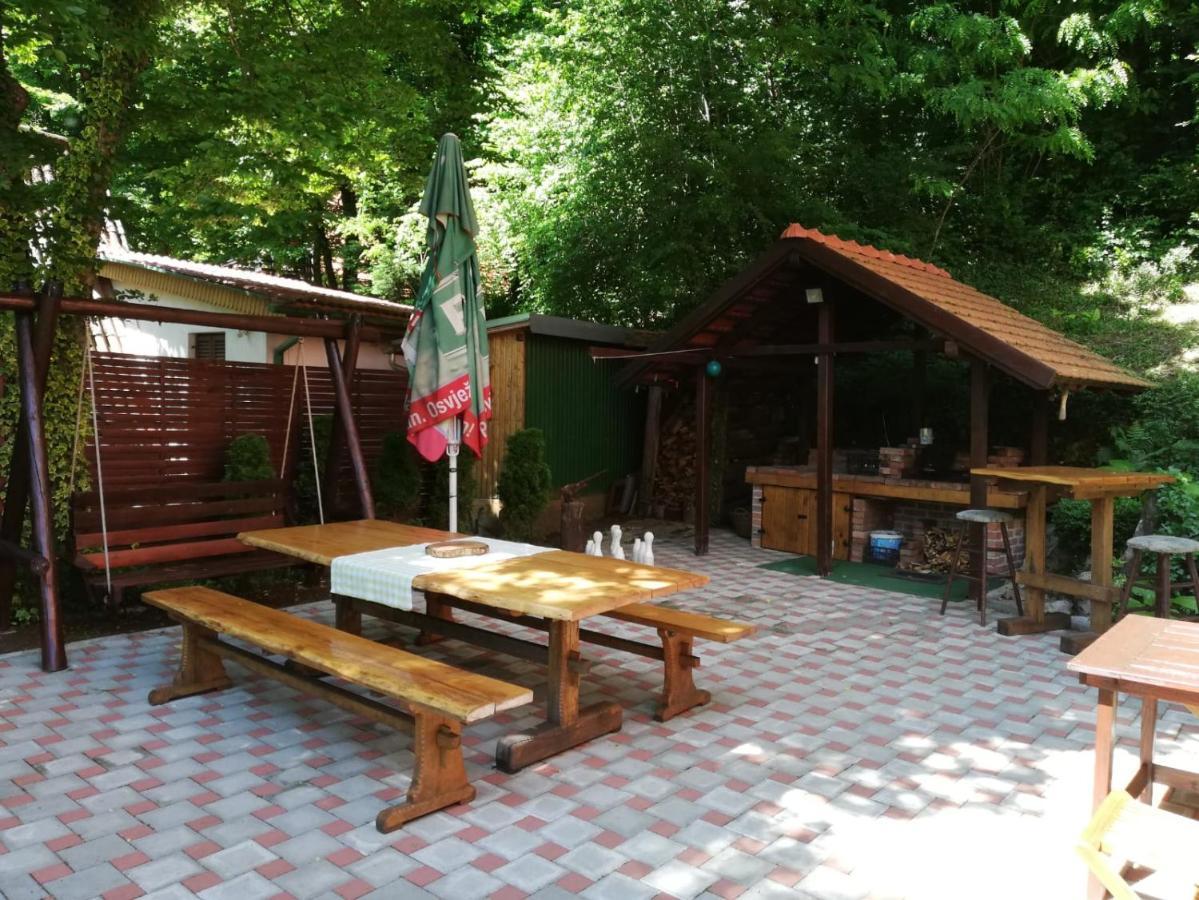 Holiday Home Mreznica Gornji Zvecaj Exterior photo