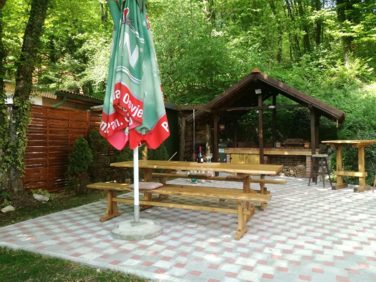 Holiday Home Mreznica Gornji Zvecaj Exterior photo